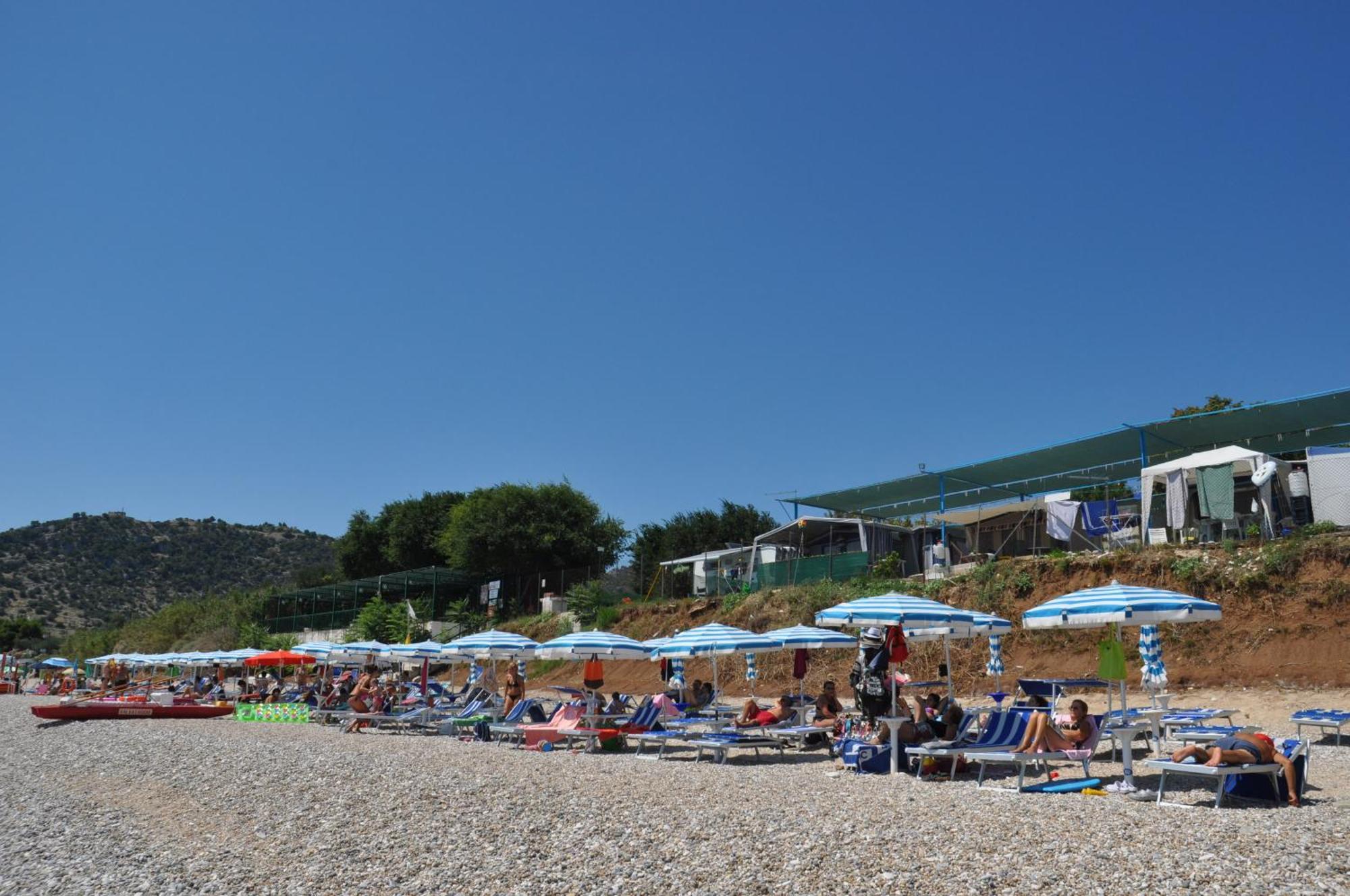 Mattinata Camping Esterno foto