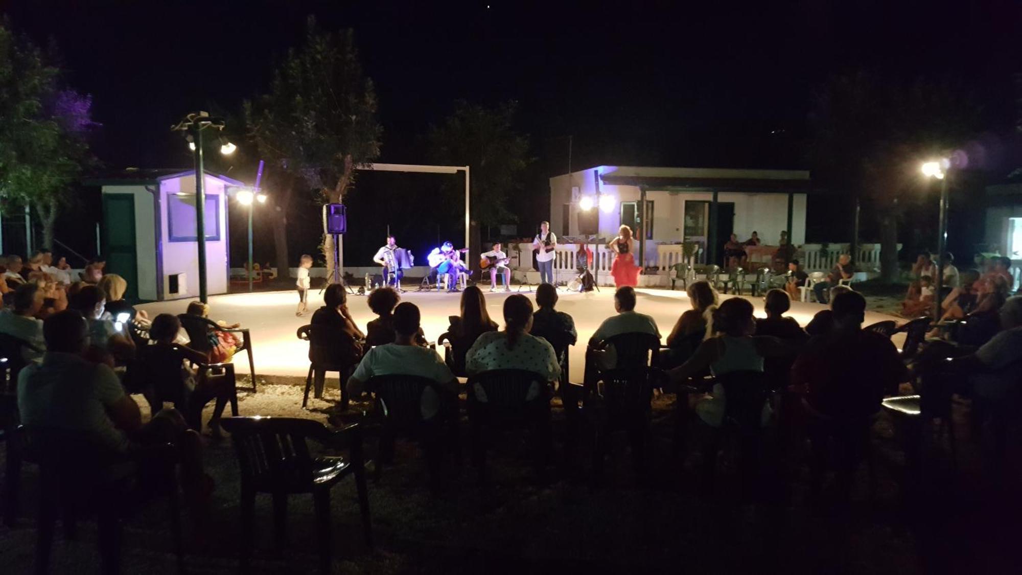 Mattinata Camping Esterno foto